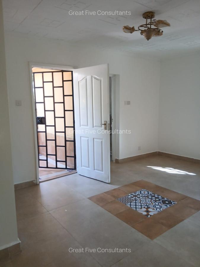 5 Bed Villa with En Suite in Nyari - 8