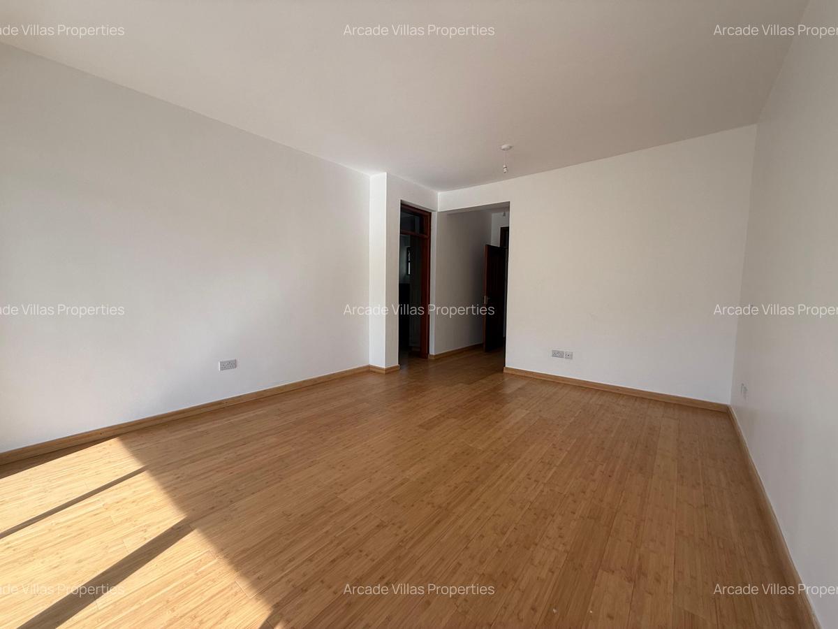 5 Bed Townhouse with En Suite in Lavington - 10