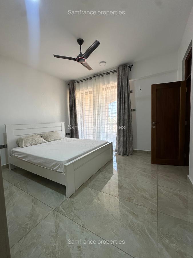 Serviced 2 Bed Apartment with En Suite at 1St Avanue - 3