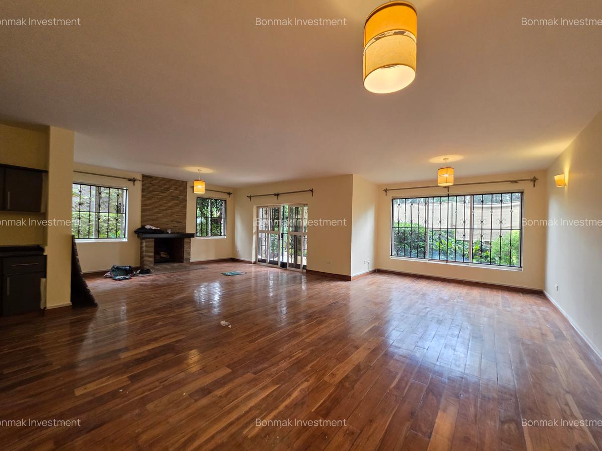 4 Bed Townhouse with En Suite at Kyuna - 7