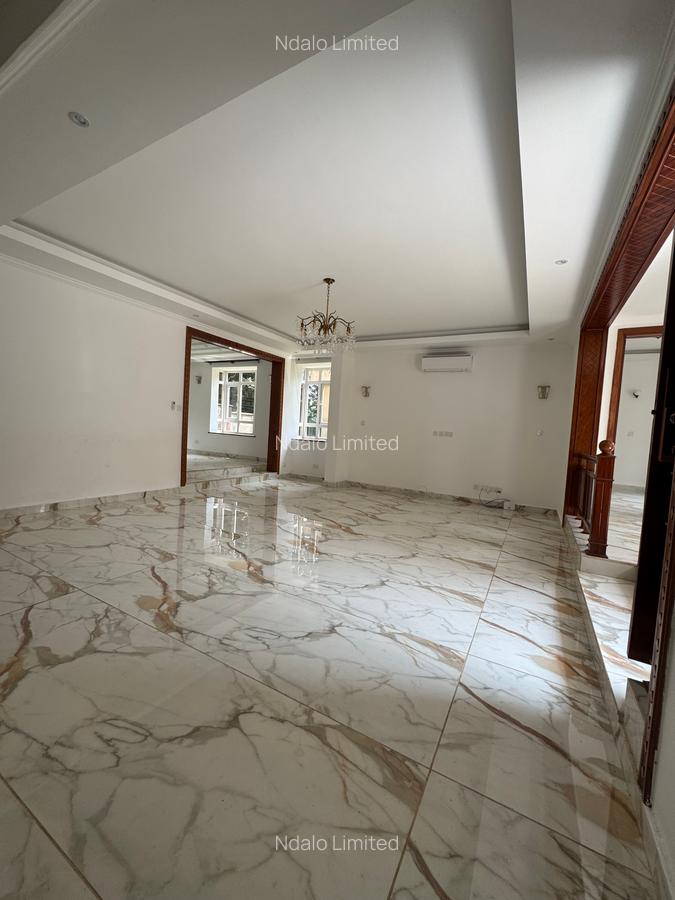 5 Bed Townhouse with En Suite at Lavington - 4