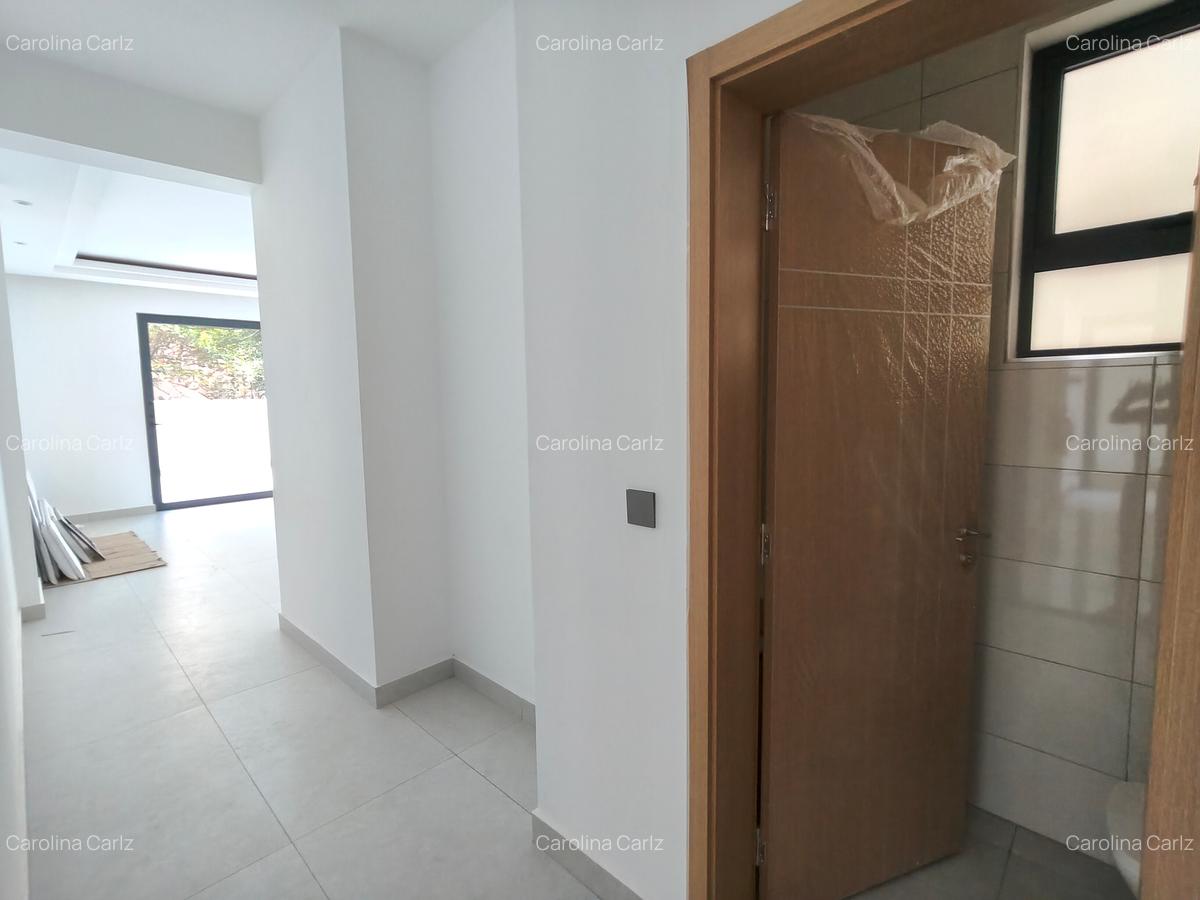 2 Bed Apartment with En Suite at Brookside Drive - 16