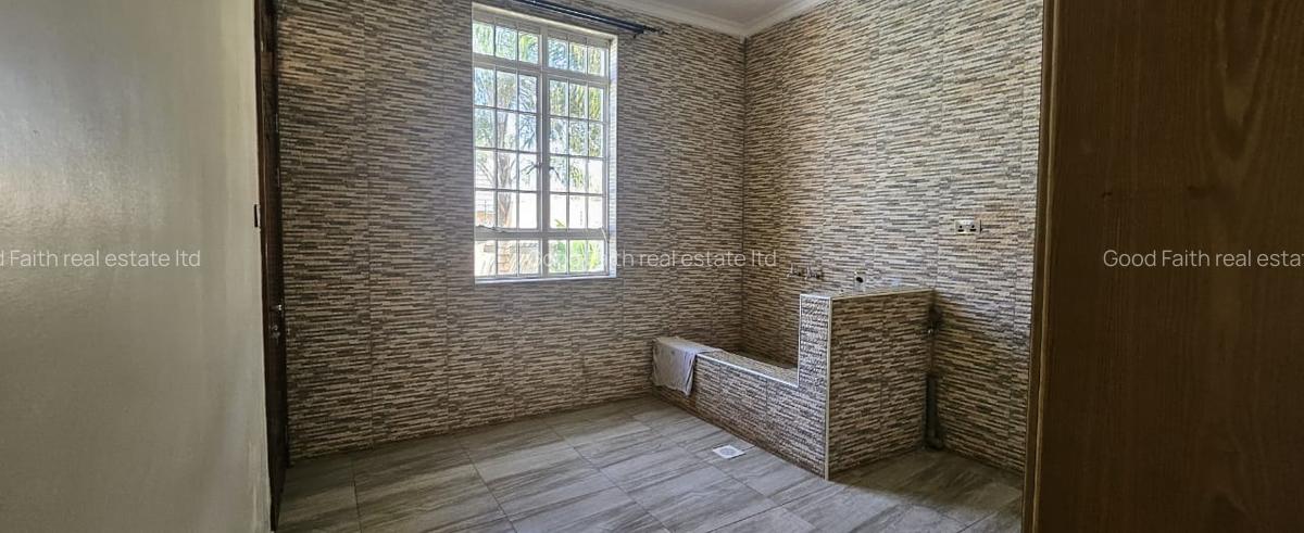 6 Bed House with En Suite in Runda - 20