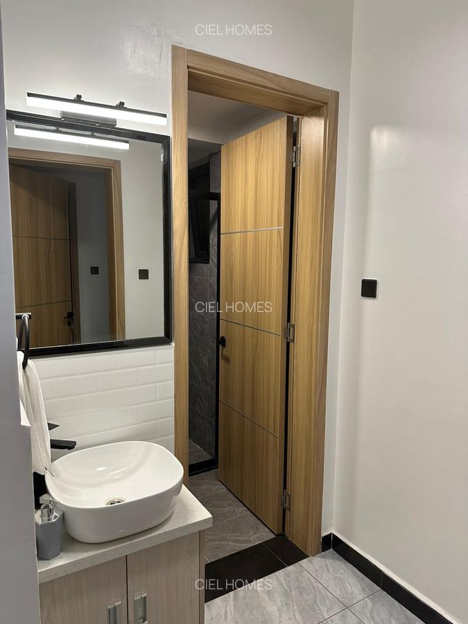 Serviced 2 Bed Apartment with Swimming Pool in Kilimani - 16