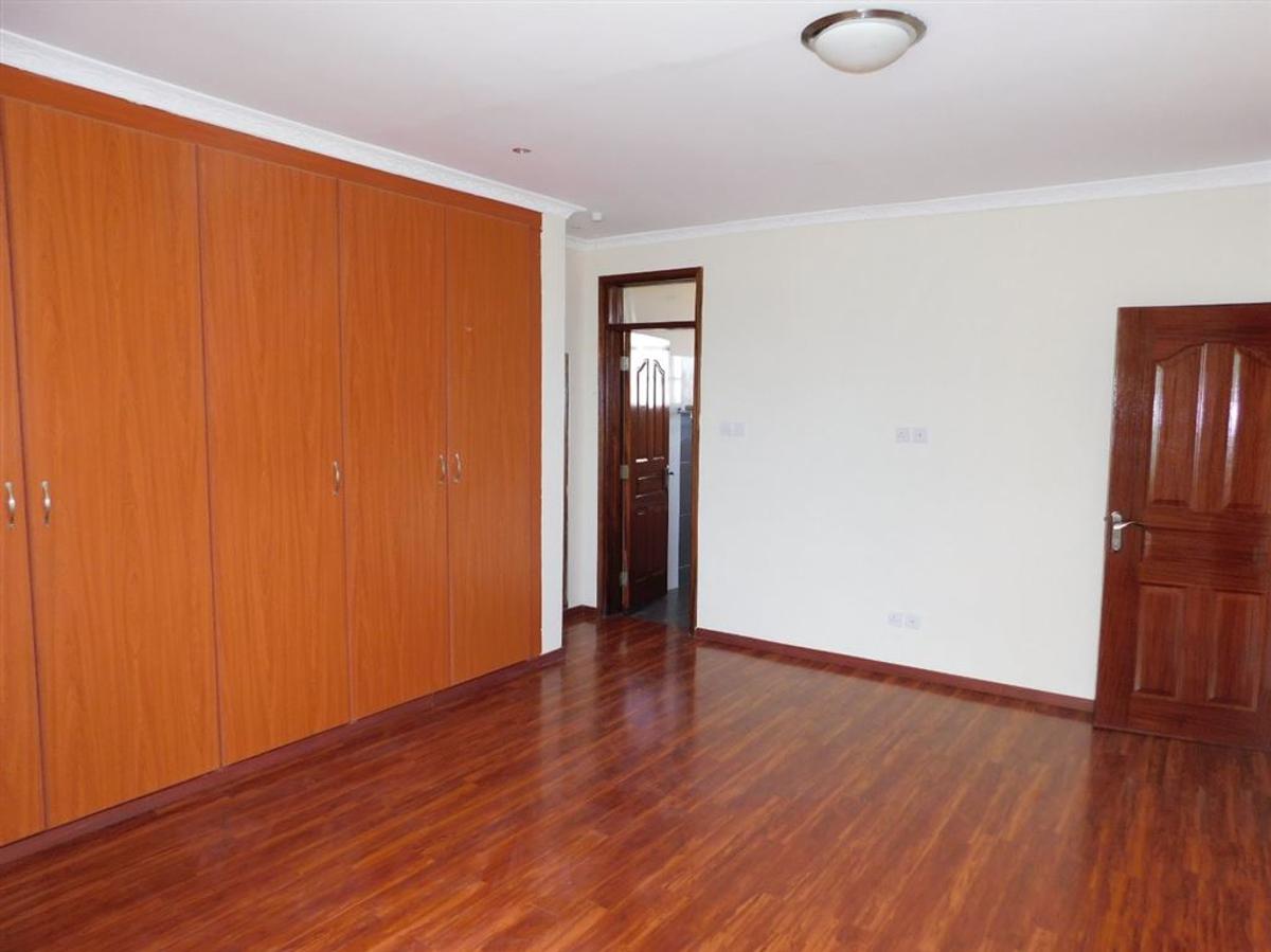 4 Bed House with En Suite at Fourways Junction Estate - 15