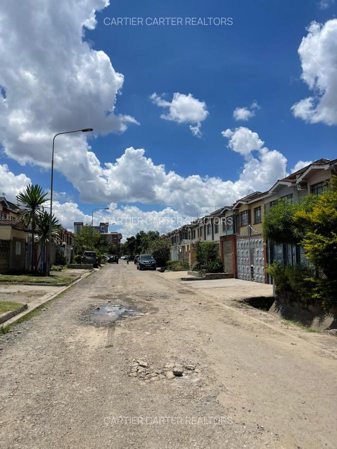 3 Bed Townhouse with En Suite in Donholm - 2