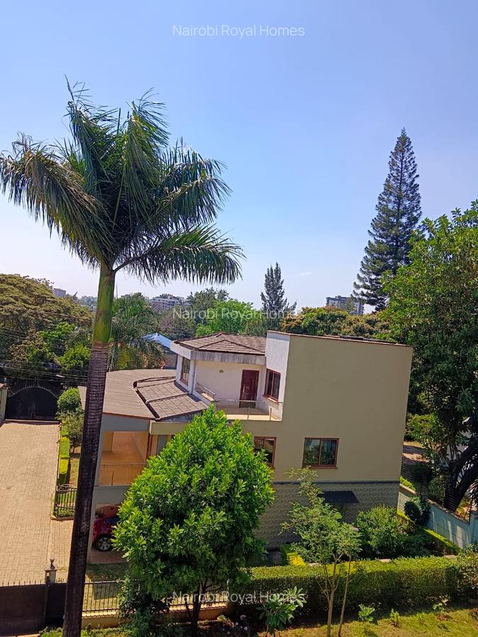 5 Bed Townhouse with En Suite at Lavington Green - 18