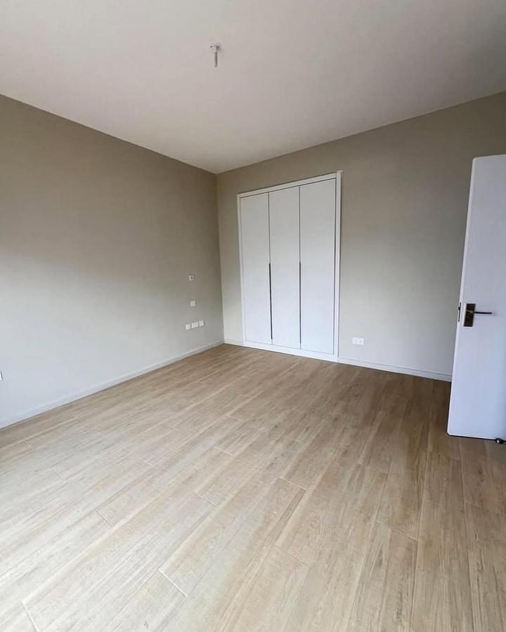5 Bed House with En Suite in Westlands Area - 7