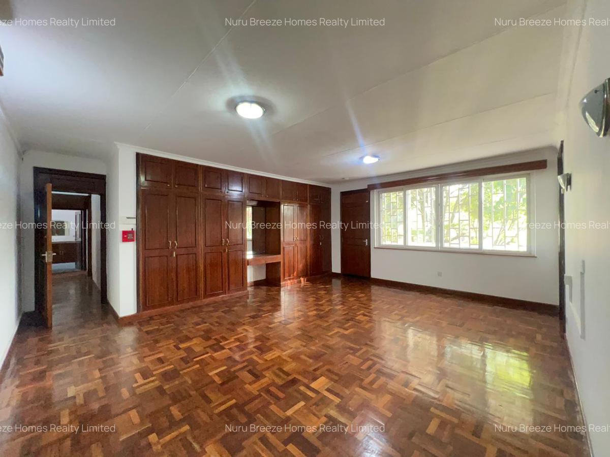 4 Bed House with En Suite in Runda - 7