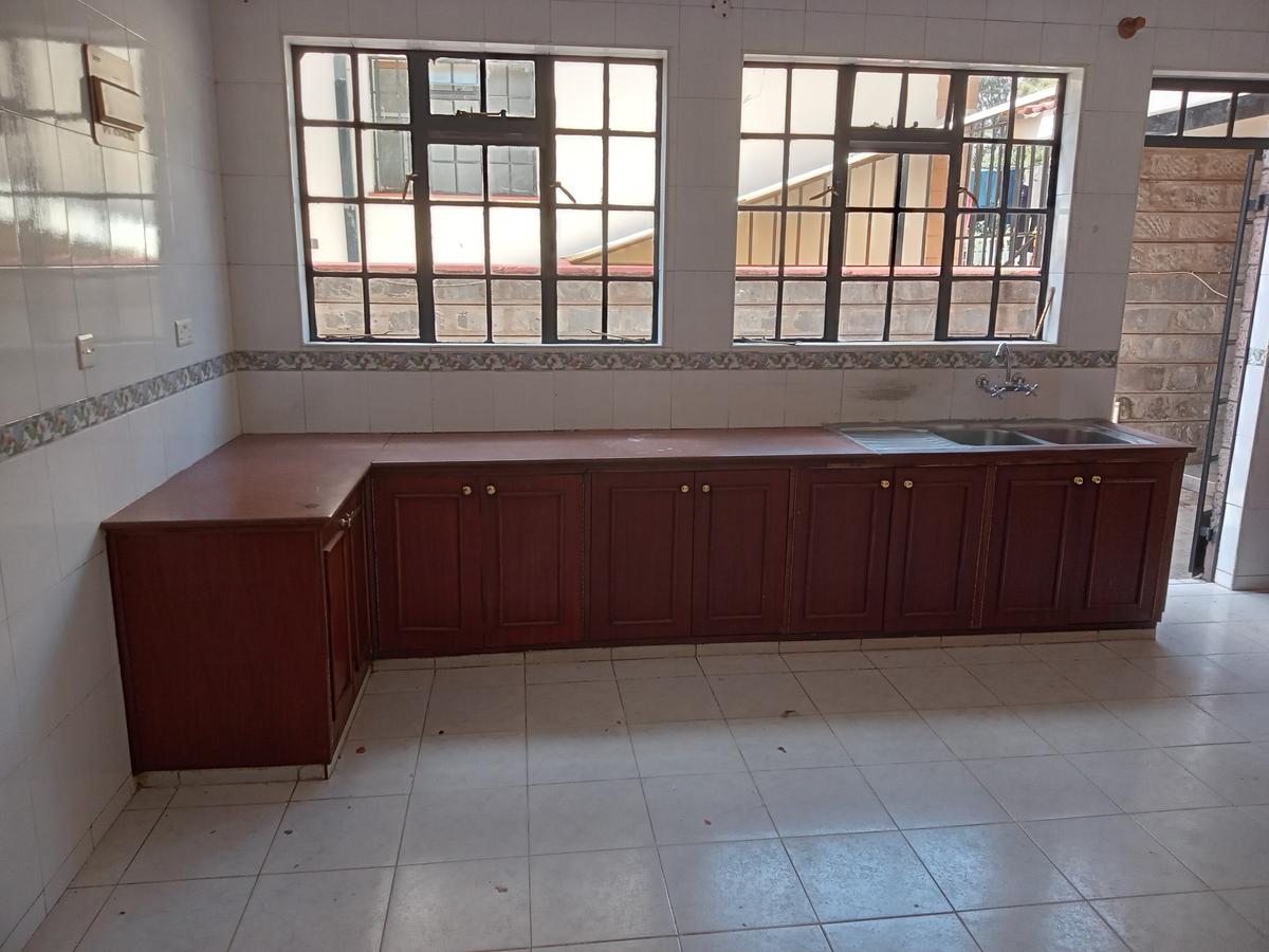 4 Bed Townhouse with En Suite at Lavington Estate - 5