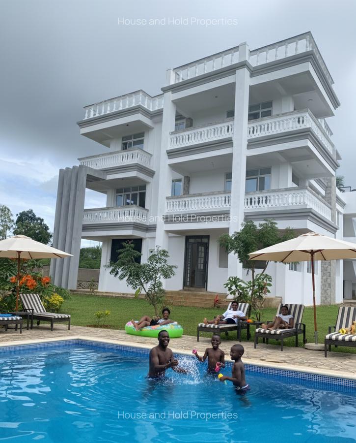 6 Bed Villa with En Suite at Beach Road - 1