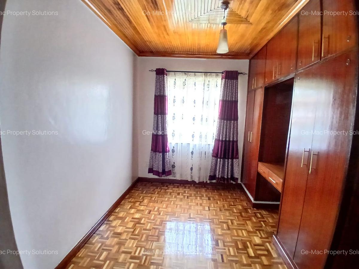 5 Bed House with En Suite in Runda - 14