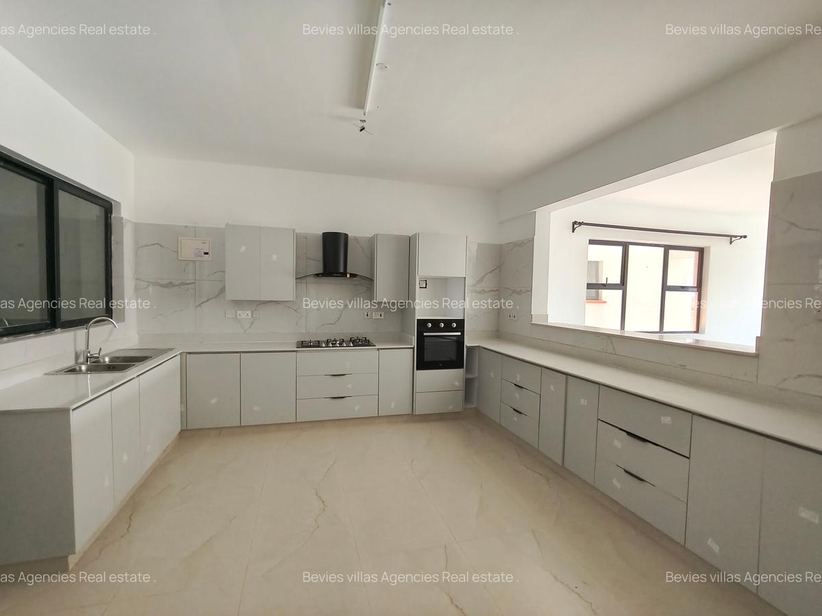 3 Bed Apartment with En Suite at Westlands - 2
