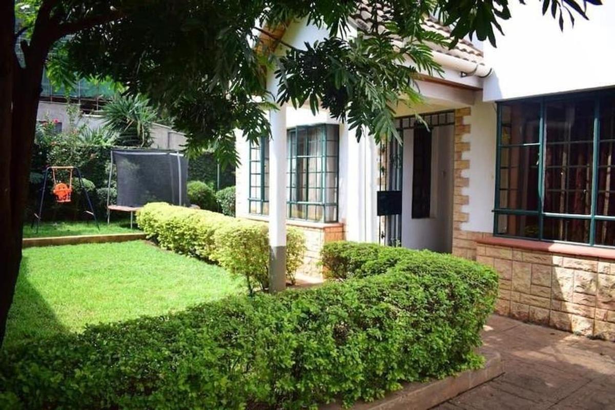 4 Bed Townhouse with En Suite in Lavington - 9