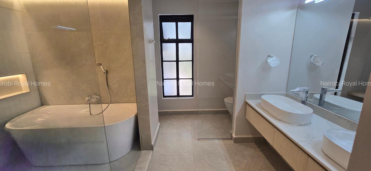 6 Bed Townhouse with En Suite at Lavington Green - 17