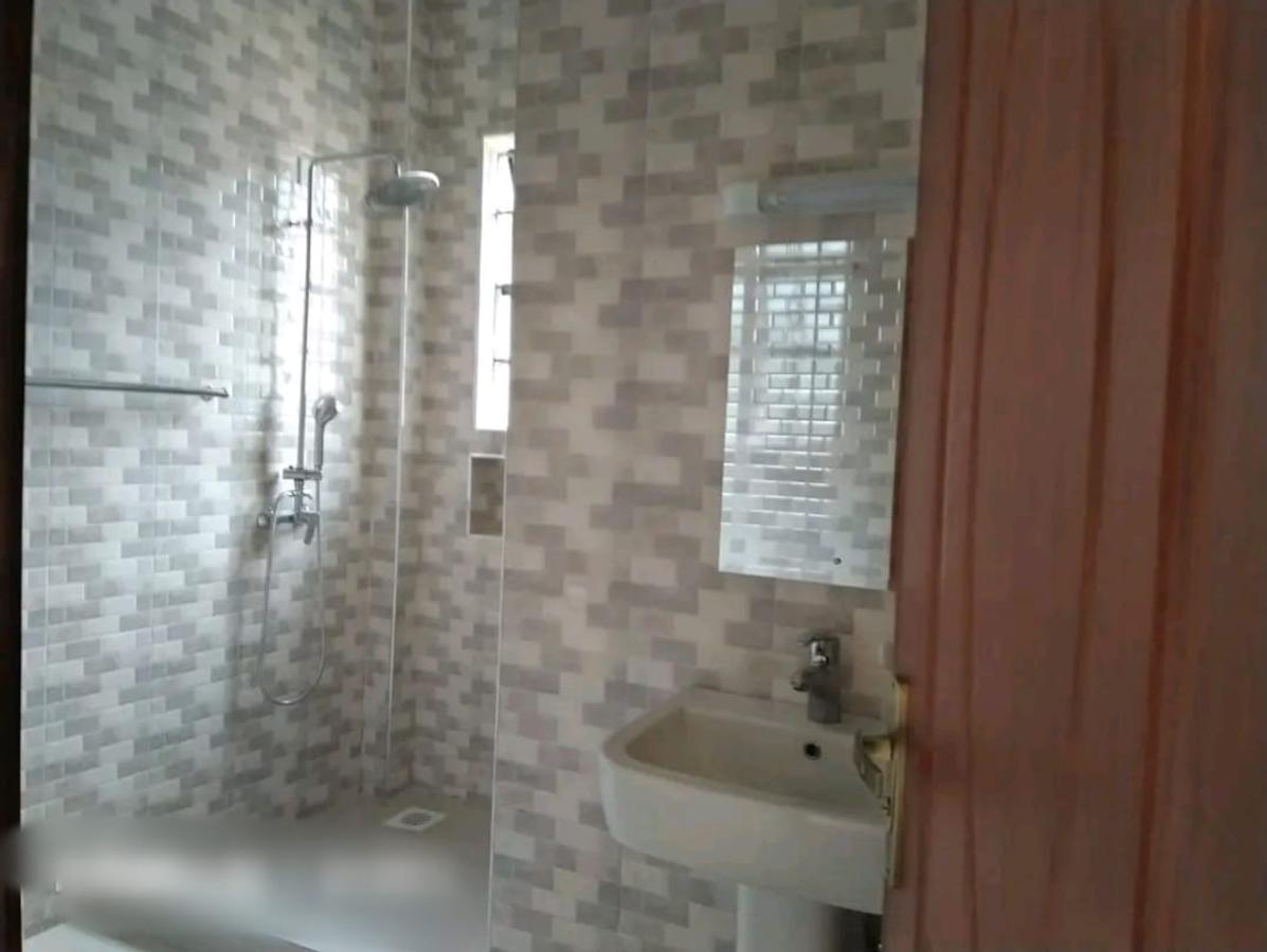 4 Bed Townhouse with En Suite at Lavington - 8