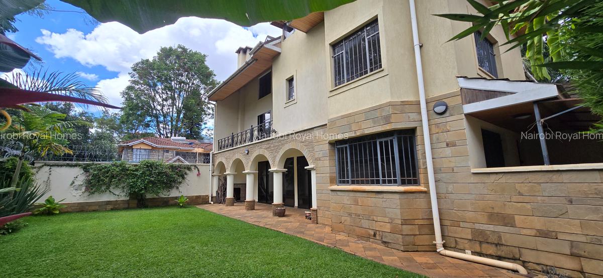 5 Bed Townhouse with En Suite at Lavington Green - 10