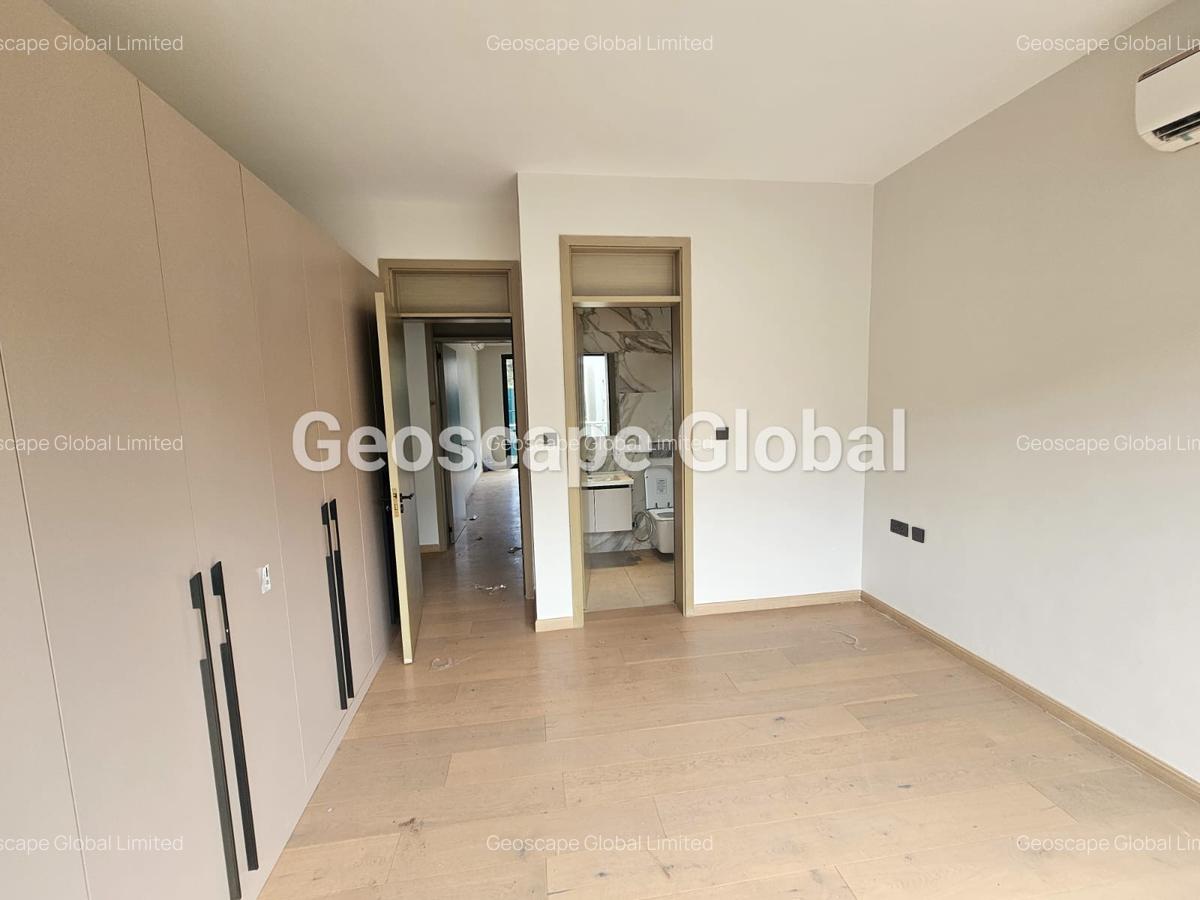 5 Bed Townhouse with En Suite in Lavington - 11