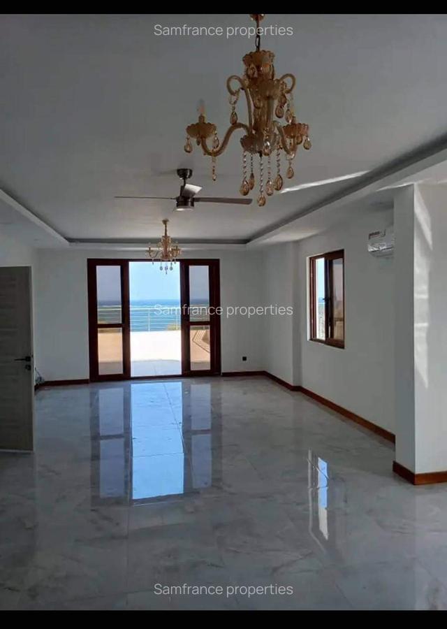 2 Bed Apartment with En Suite at Baobab Road - 1