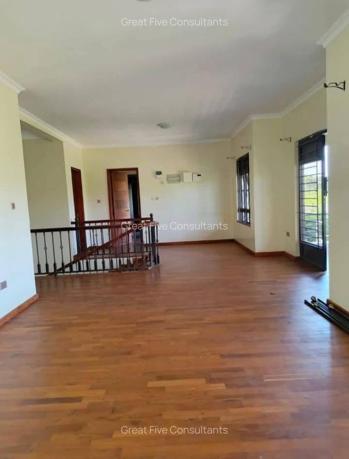 5 Bed House with En Suite in Runda - 8