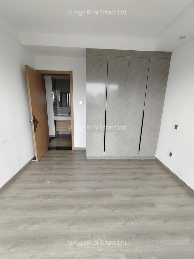 3 Bed Apartment with En Suite in Riverside - 13