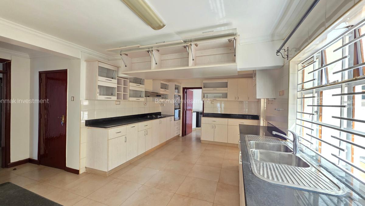 4 Bed House with En Suite at Old Runda - 7