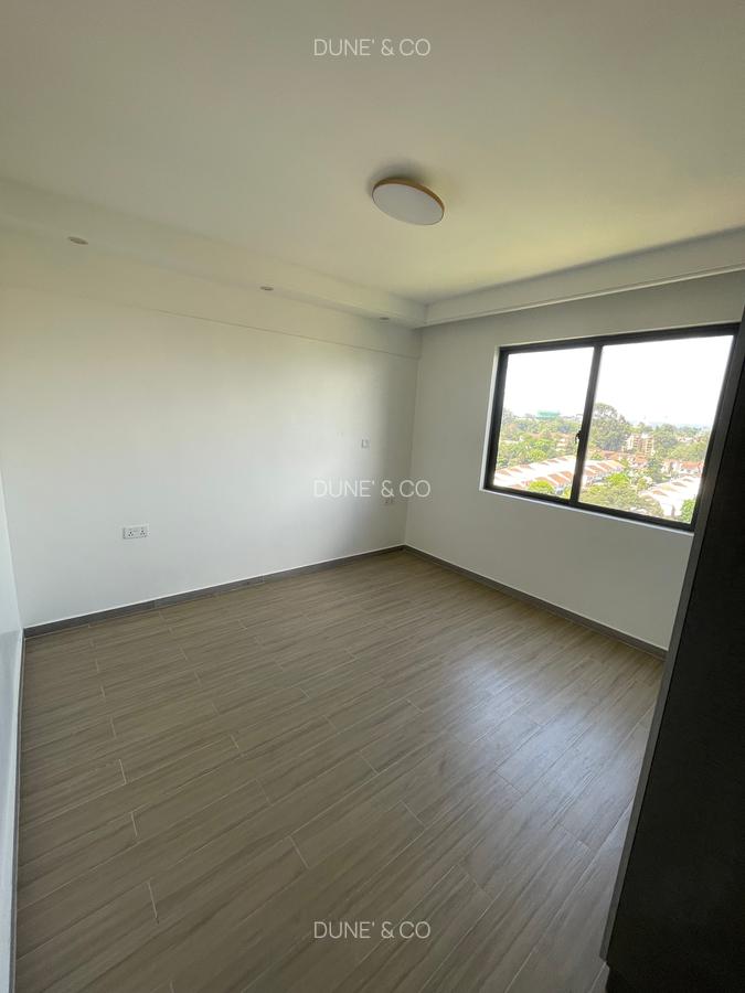 2 Bed Apartment with En Suite in Riverside - 15