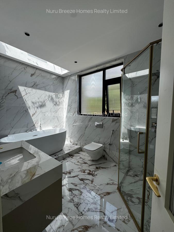 5 Bed Townhouse with En Suite in Lavington - 16