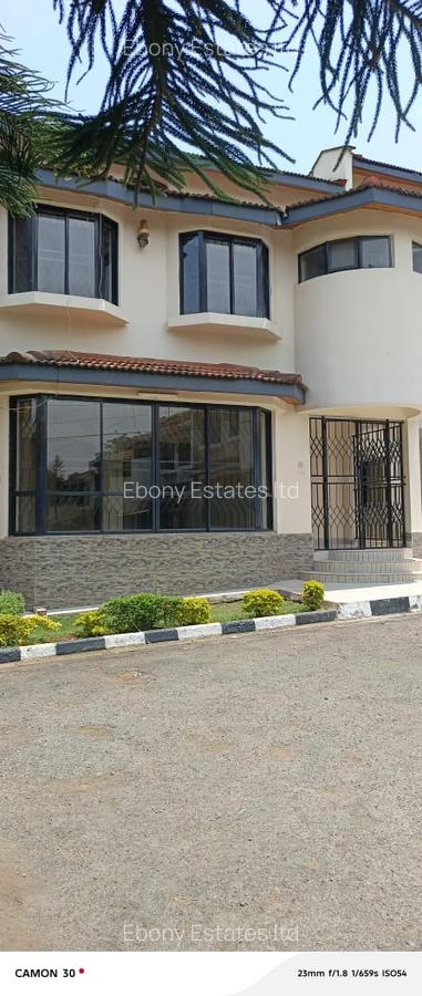 4 Bed Townhouse with En Suite in Lavington - 1