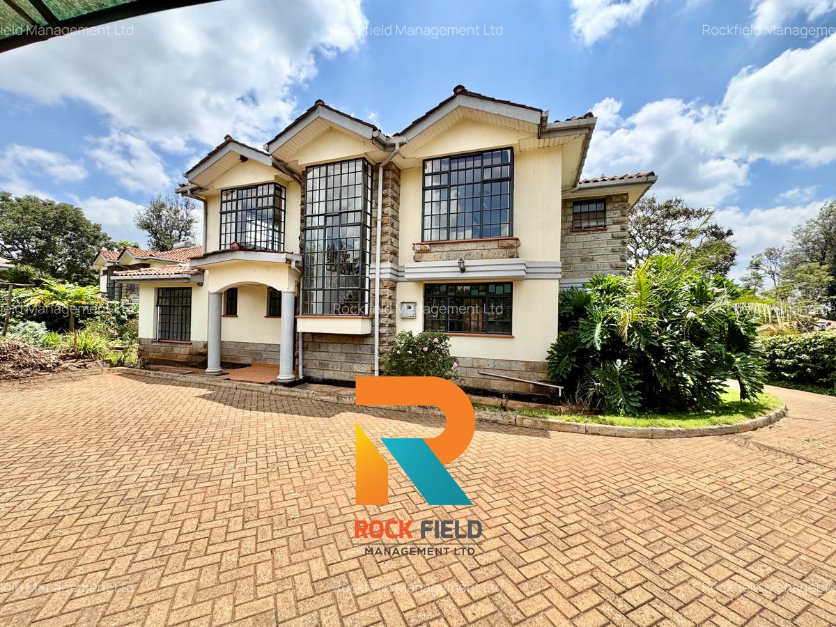 4 Bed Townhouse with En Suite in Rosslyn - 2