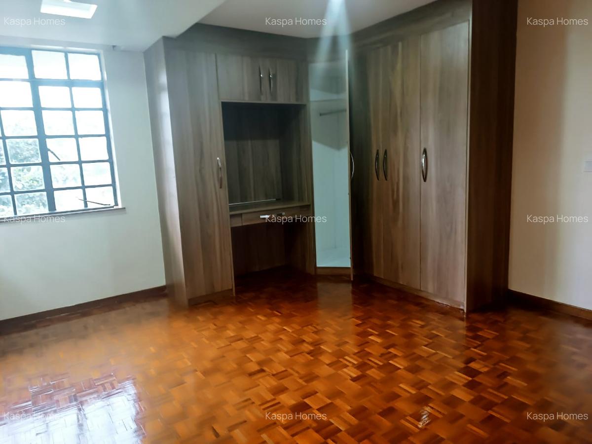 4 Bed Townhouse with En Suite in Kitisuru - 14