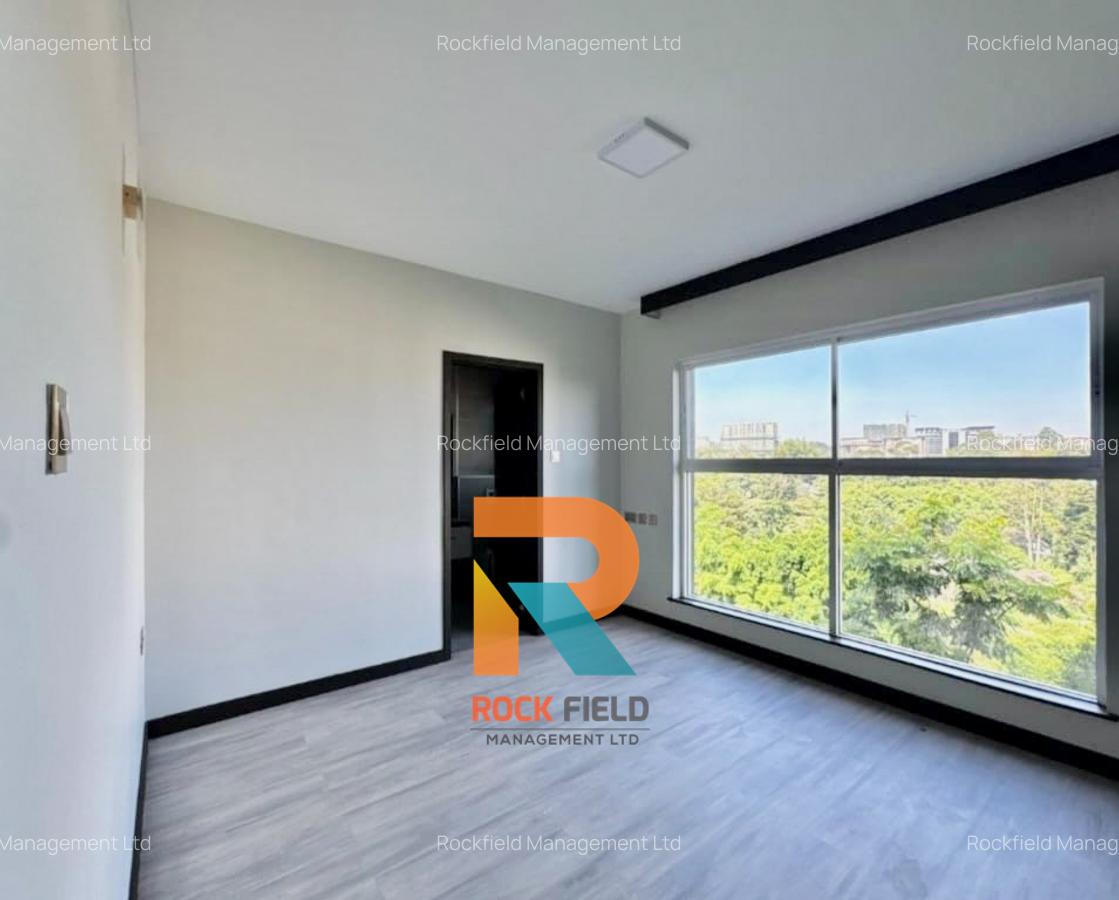 3 Bed Apartment with En Suite in Riverside - 17