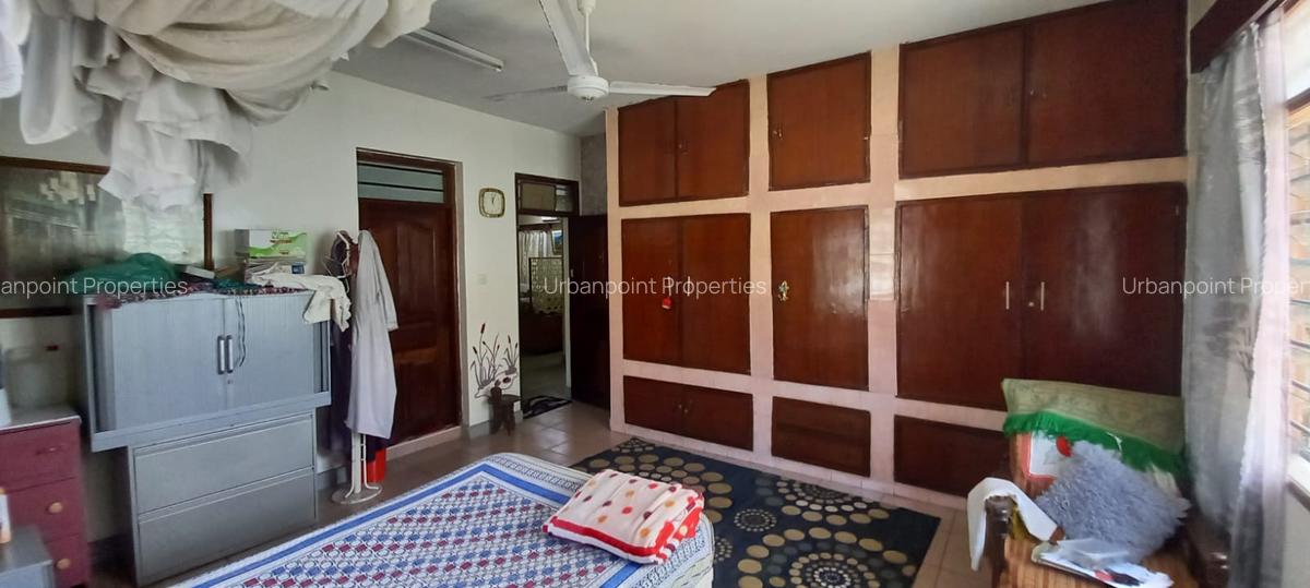 Commercial Property with Backup Generator in Tudor - 2