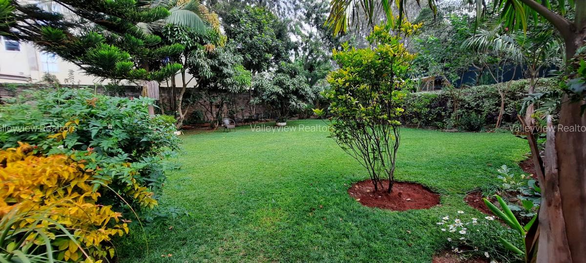 2 Bed House with En Suite at Lavington - 17