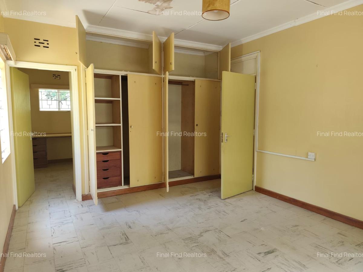 4 Bed House with Garden in Runda - 6