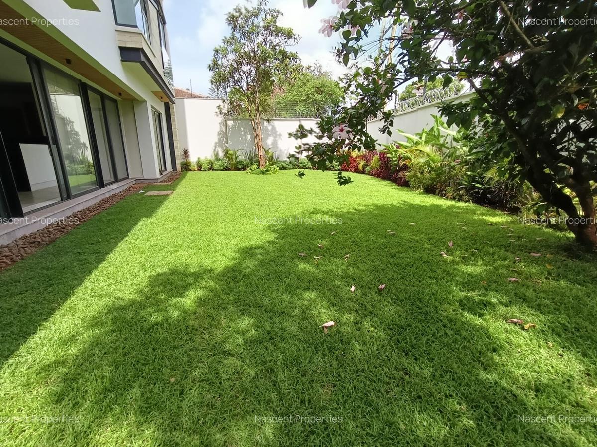 5 Bed Villa with En Suite in Kyuna - 2