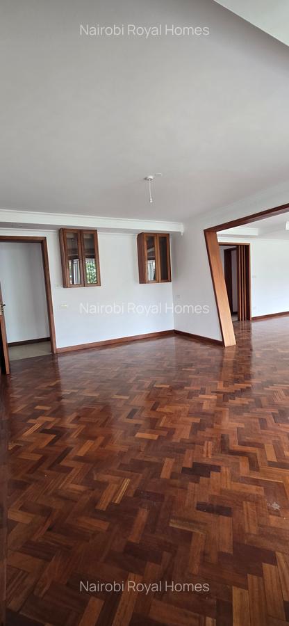 6 Bed House with En Suite at Lavington Green - 15