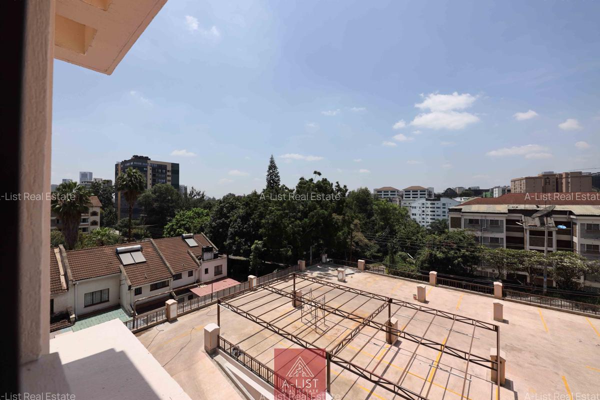 2 Bed Apartment with En Suite at Lantana Road - 17