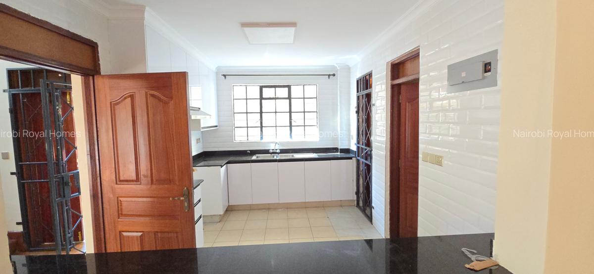 5 Bed Townhouse with En Suite at Lavington Green - 12