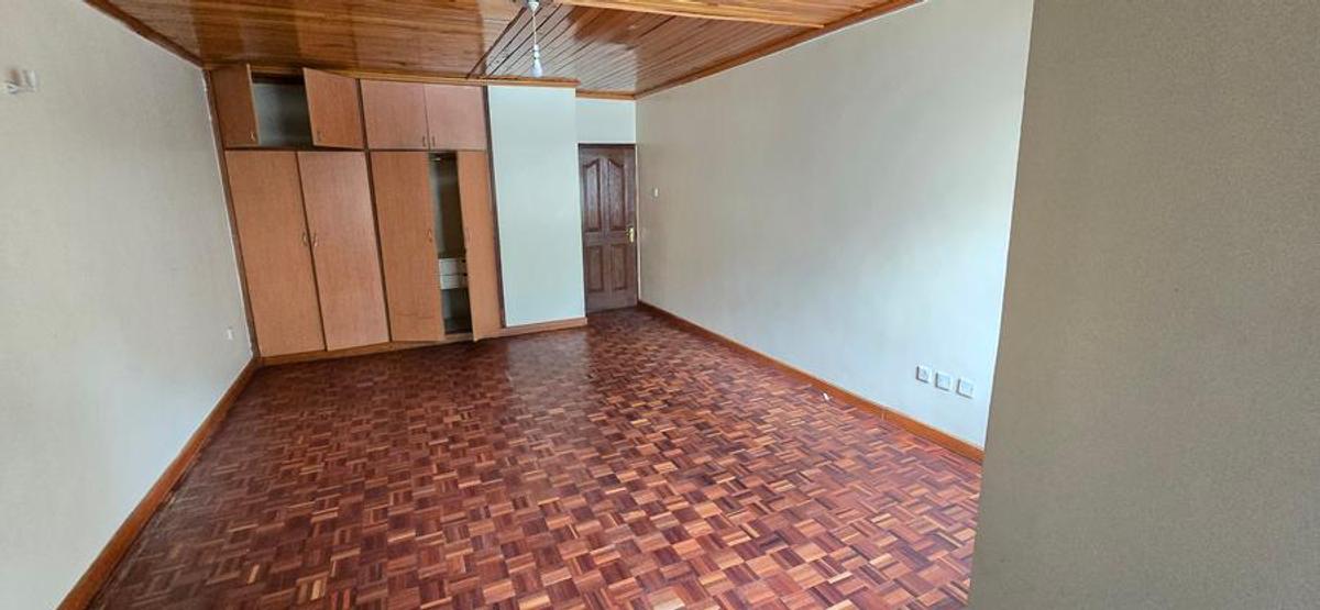5 Bed Townhouse with En Suite in Lavington - 5