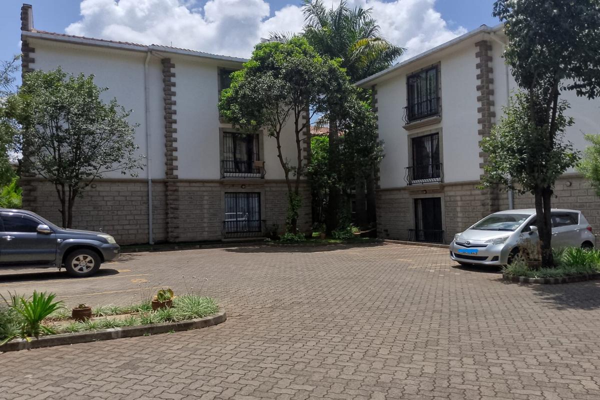 3 Bed Apartment with En Suite at Dennis Pritt Road - 16