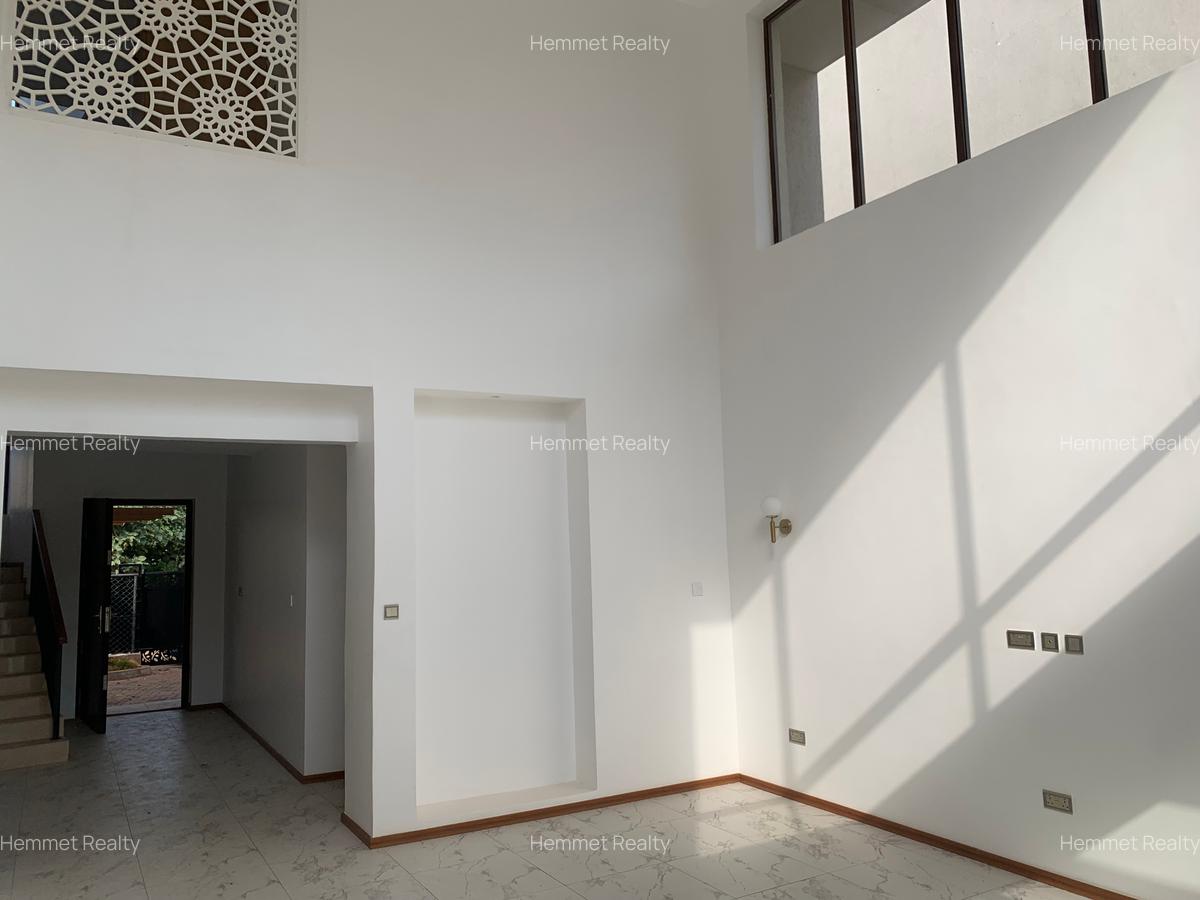 4 Bed Townhouse with En Suite in Runda - 5