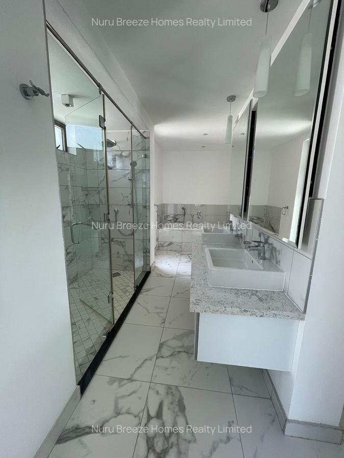 5 Bed Townhouse with En Suite in Karen - 18