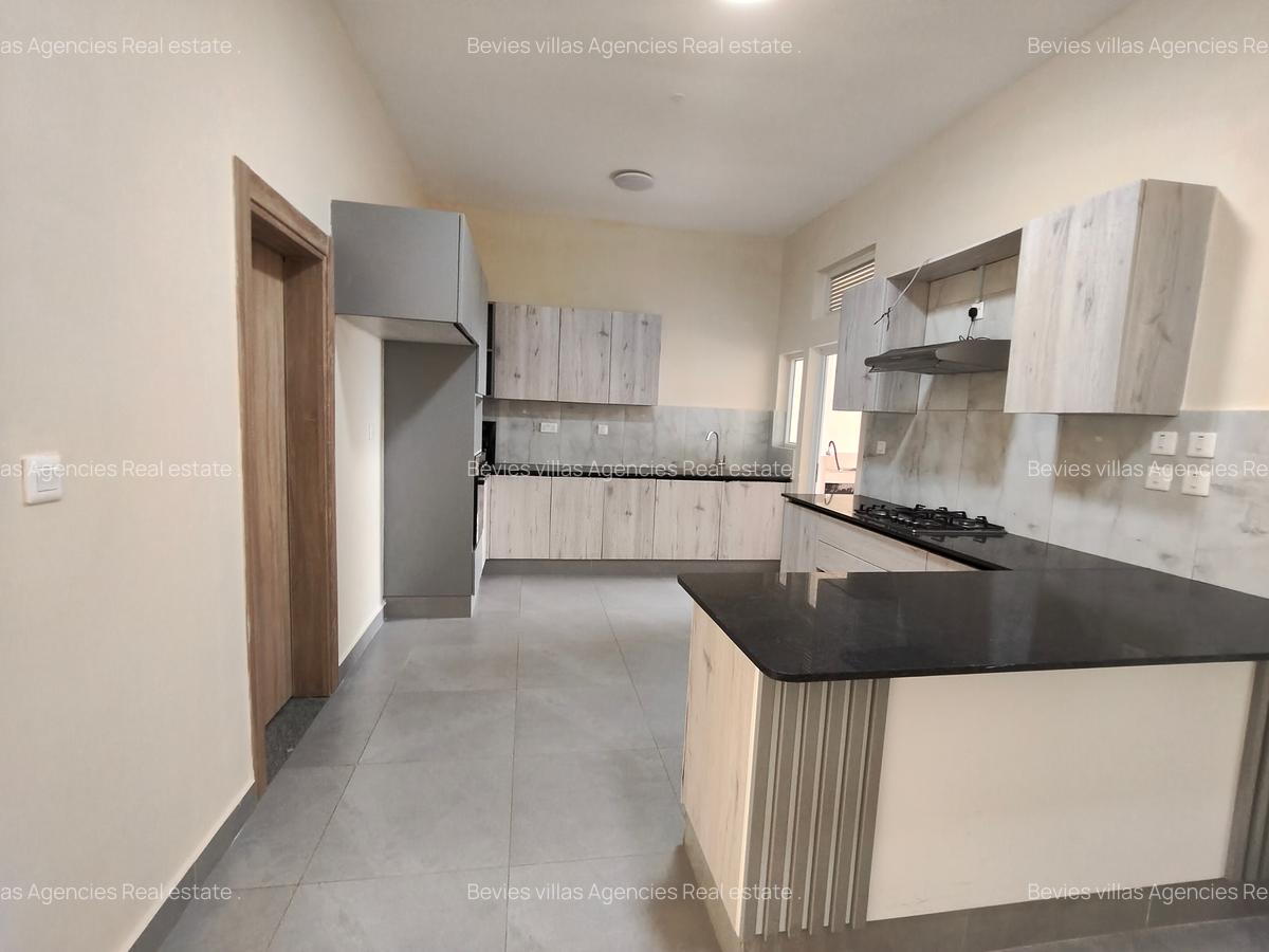 3 Bed Apartment with En Suite at Parklands - 3