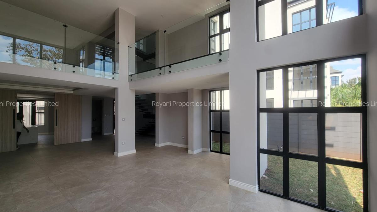4 Bed Townhouse with En Suite in Kiambu Road - 2