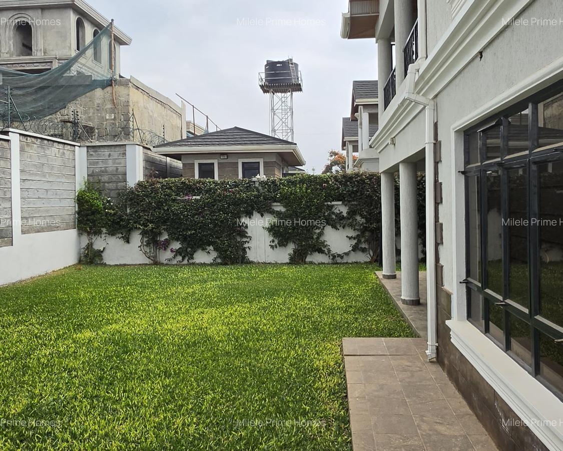 4 Bed Villa with En Suite at Runda Close - 14