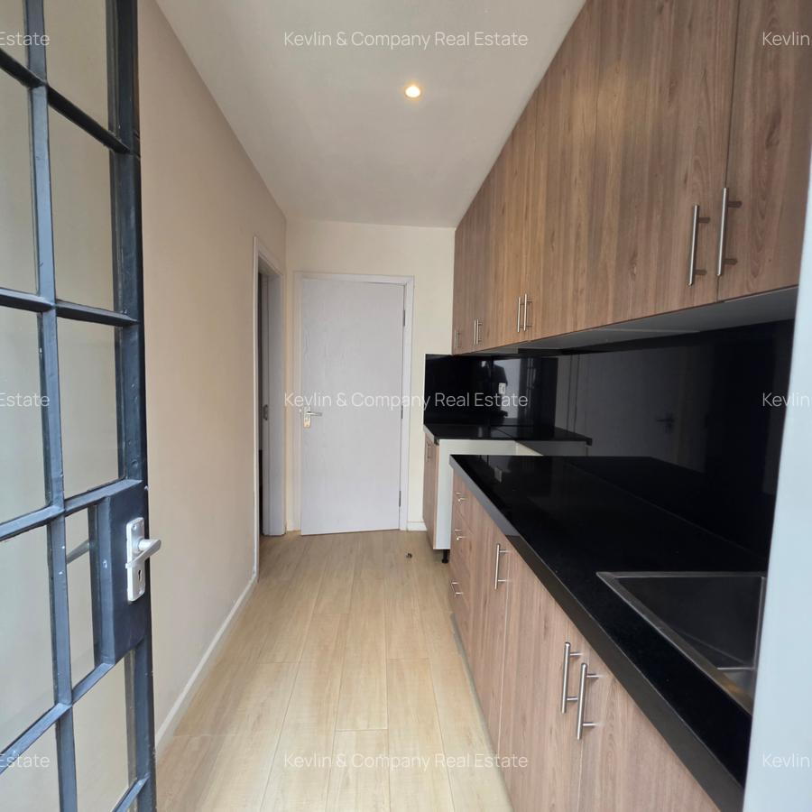 6 Bed Villa with En Suite in Kyuna - 7