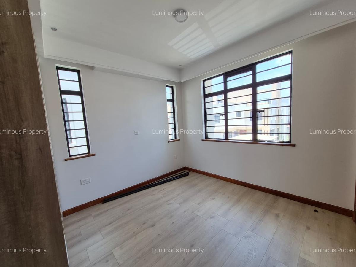4 Bed House with En Suite at Membley - 8