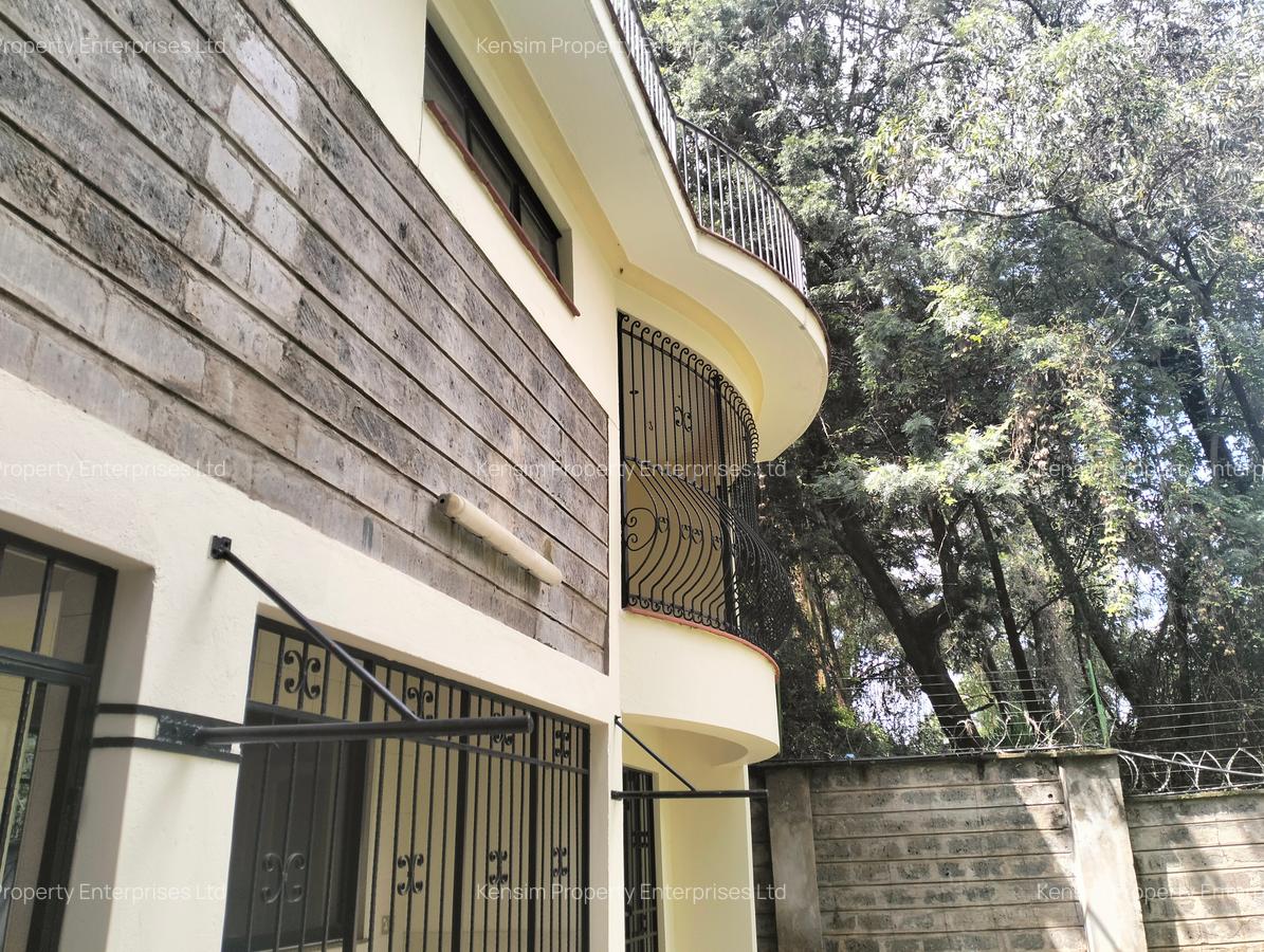4 Bed Townhouse with En Suite in Westlands Area - 17