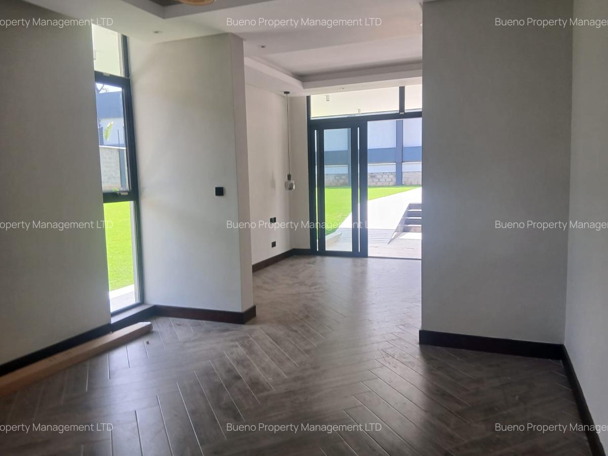 5 Bed Townhouse with Swimming Pool in Nyari - 2
